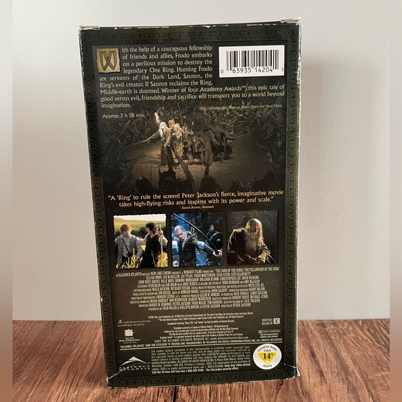 Original Lord of the Rings: The Fellowship of the Ring VHS. Used, Good Condition - Picture 2 of 3